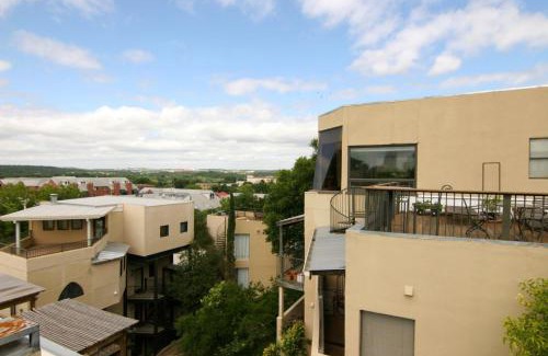 Clarksville Casa | Encinal Condominiums