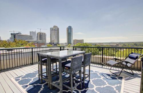Clarksville Casa | Encinal Condominiums