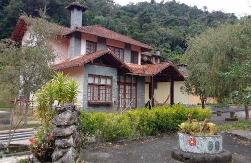 Teresopolis Casa | Encuentro con la naturaleza: 3 SUITES EN PAREJA Y 2 DORMITORIOS CON BAÑO