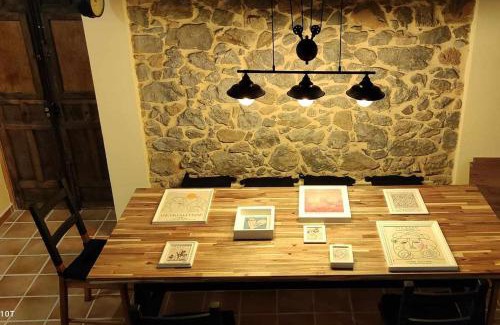 Alfoz de Lloredo Chalet De Esquí | Encuentra el norte en la "Casa del buen camino"