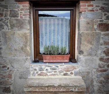 Alfoz de Lloredo Chalet De Esquí | Encuentra el norte en la "Casa del buen camino"