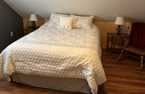 Franklin County Apartamento | End of Eustis Ridge Rd! Eustis Maine. New custom built apartment above garage.