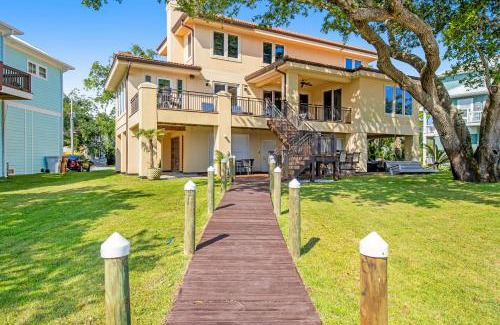 Gulf Breeze Casa | End of the Road