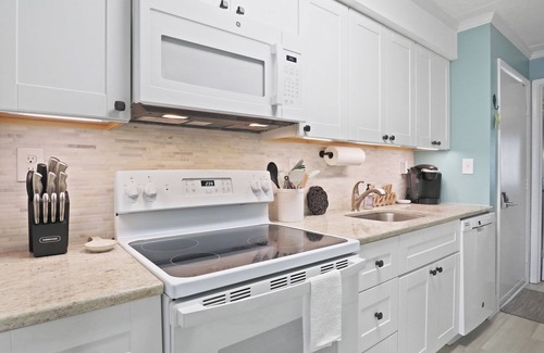 Ocean City Condominio | Corner Unit at the Inlet - 2 Blocks to the Boardwalk!