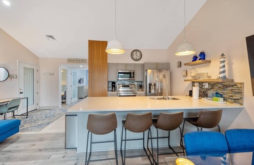 Bethany Beach Condominio | End-unit Lakefront 2BR, 2BA renovated