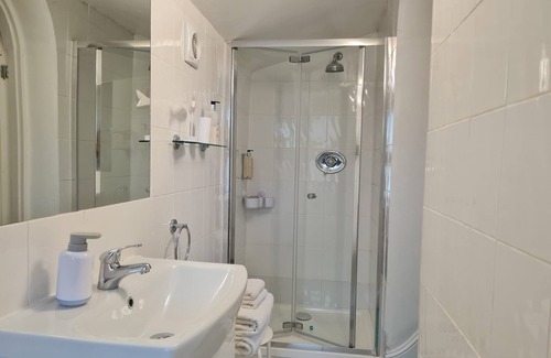 Cowes Cama Y Desayuno | Endeavour House
