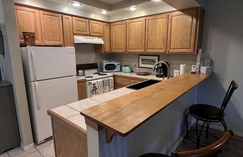 Fairfield Bay Condominio | Endless Fun: Pools, Golf Courses, Bowling, Mini Golf, 100+ Miles of Trails!