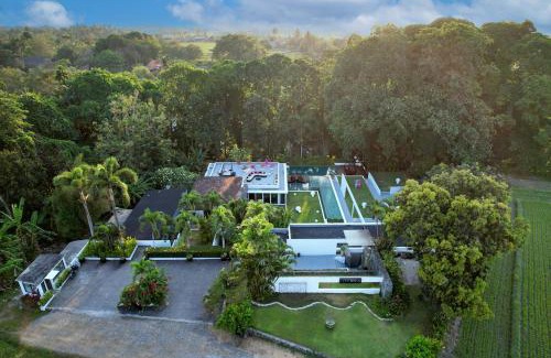 Kediri Villa | Endless Memories for Large Groups in Private Jungle Retreat