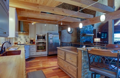 Whitewood Cabina | Endless Pines. Black Hills Cabin with views, hot tub and deck!