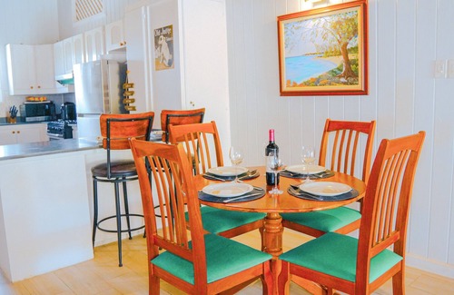 Inch Marlowe Casa | "Endless Summer": 3-bedroom house in fabulous Christ Church with WiFi, AC