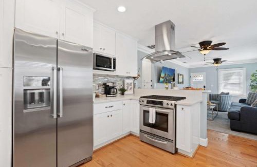 Ocean Beach Casa | Endless Summer Beach Cottage- In The Heart of OB