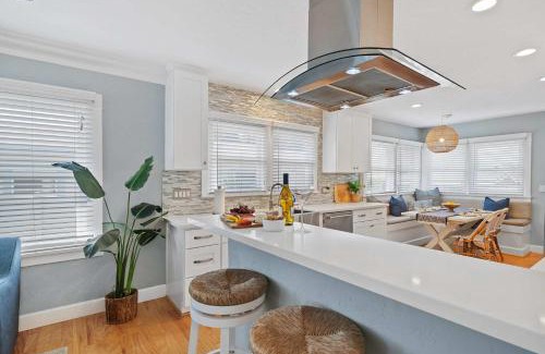 Ocean Beach Casa | Endless Summer Beach Cottage- In The Heart of OB