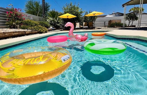 Desert Park Estates Casa | Endless Summer-Elegant 3 Bedroom Home With Pool