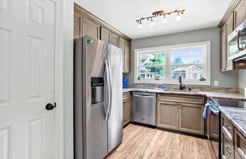 Ocean Springs Casa | Endless Summer Retreat with Private Pool near Beach