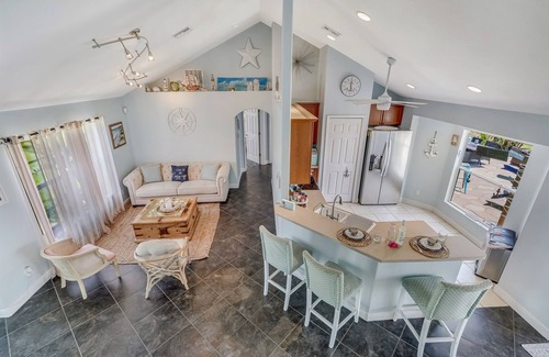 Burnt Store Casa | Endless Summer Tropical Waterfront Oasis