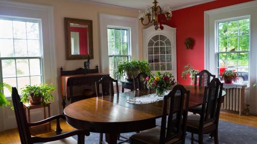 Newfield Cama Y Desayuno | Enfield Manor Bed&Breakfast and Vacation Rental