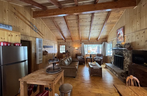 Green Valley Lake Cabina | ENGELS NEST! NUEVO ALQUILER FRESCO Y ACOGEDOR!