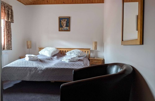 Oxnadalur Valley Casa | Engimyri, a comfy Mountain-surrounded Guesthouse