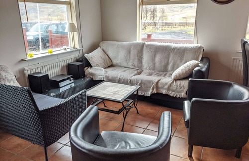 Oxnadalur Valley Casa | Engimyri, a comfy Mountain-surrounded Guesthouse
