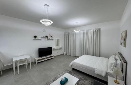 International City Apartamento | England Cluster International City - Bright,Spacious and Well Furnished Studio