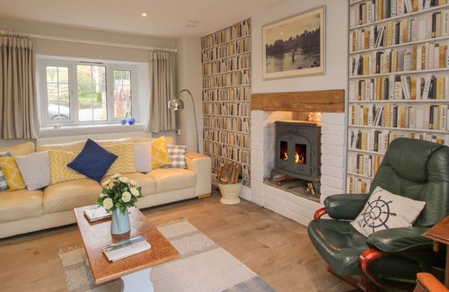Bishops Castle Casa | ENGLAND SHELVE FARMHOUSE, pet friendly in Bishop's Castle