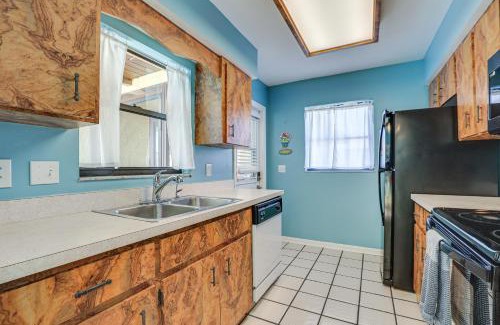 Englewood East Casa | Englewood Duplex with Shared Lanai 7 Mi to Beach!