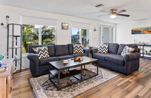 Englewood South Casa | Englewood Escape 3BR Canal Front with Pool