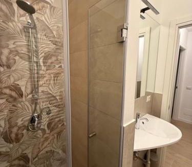 Quartiere XXIV Don Bosco Apartamento | Enigmatic House with private garden