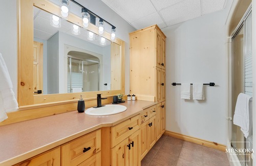 Baysville Casa | Enjoy a beautiful outdoor experience on the 3 acre, waterfront property