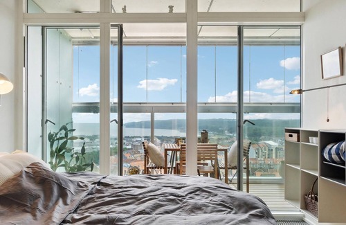 Aarhus C Apartamento | Enjoy a beautiful vacation by the sea in this inviting vacation apartment.