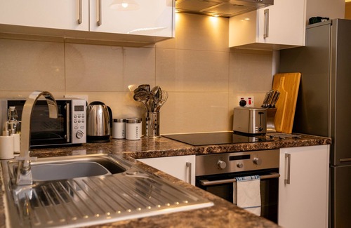 Mill Road Apartamento | Enjoy a "boho Style" Serviced Apartment Located in the Heart of Cambridge!
