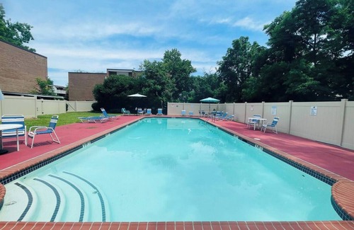 Elkins Park Apartamento | Enjoy a comfortable stay in this cozy 1-bedroom apartment in Elkins Park, PA