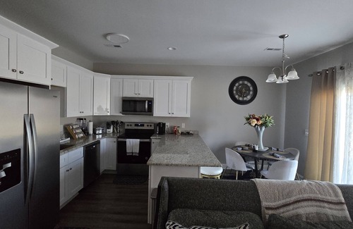 Harrisburg Casa | 3 BR Modern Home