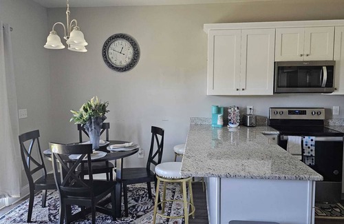 Harrisburg Casa | 3 BR Modern Home