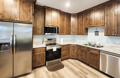 St. Anthony Apartamento | Enjoy a dream cloud comfort after a fun-long day outdoors. You deserve it!