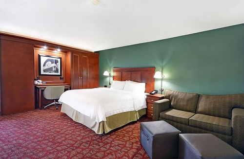 Athens Hotel | Enjoy a Hassle-Free and Suiting Stay! Pet-friendly Hotel w/ Pool, Free Breakfast
