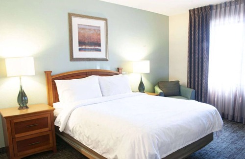 Acres Green Casa | Enjoy a Hassle-Free Stay! Pet-Friendly, w/ Pool, Near Park Meadows Mall