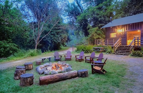 Guerneville Hotel | Enjoy a Hassle-Free and Comfortable Stay! Free Parking, Outdoor Swimming Pool