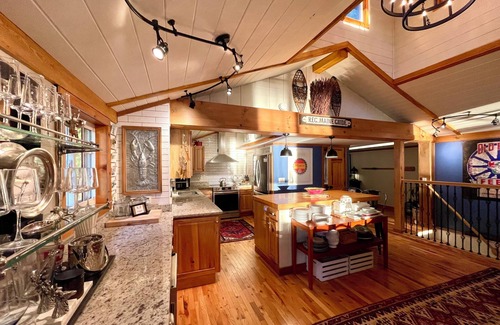 Embden Casa | Disfrute de un lago privado privado de lujo rústico de Waterfront