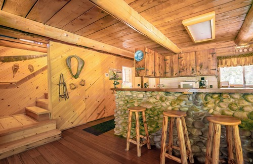 Weston Cabina | ¡Disfruta de nuestra gran cabaña de troncos para tu escapada a la montaña!