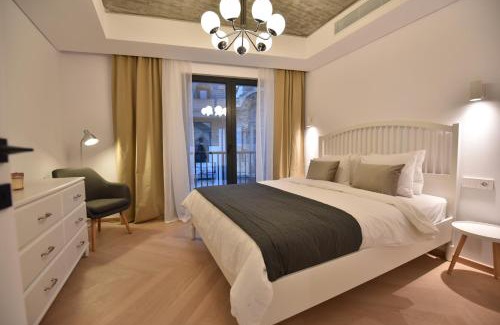 Jibert Apartamento | Enjoy a premium downtown apartment in a BRAND-NEW ART DECO BUILDING! Free parking!