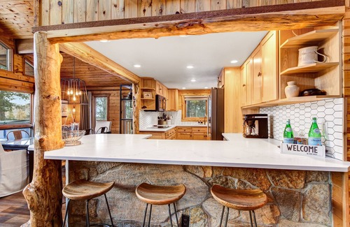 Breckenridge Cabina | Enjoy a quaint cabin that offers modern luxury!