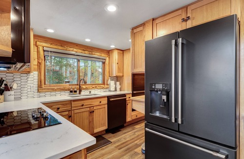 Breckenridge Cabina | Enjoy a quaint cabin that offers modern luxury!