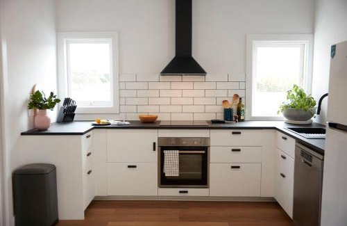 Creswick Casa | Enjoy a renovated retreat with outdoor bath