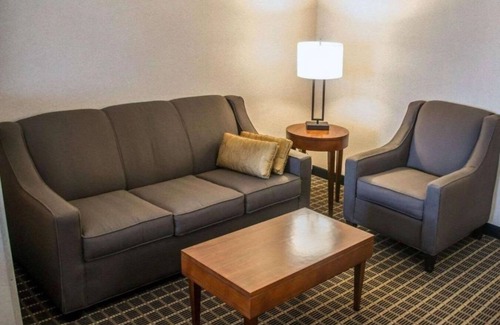 Far Southwest Casa | Enjoy a spacious stay near downtown Portland!!