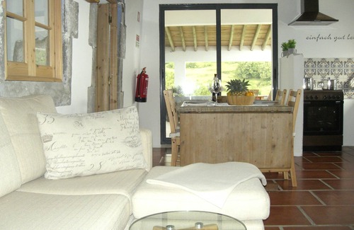 Nordeste Casa | Una hermosa vista y un jacuzzi privado esperan