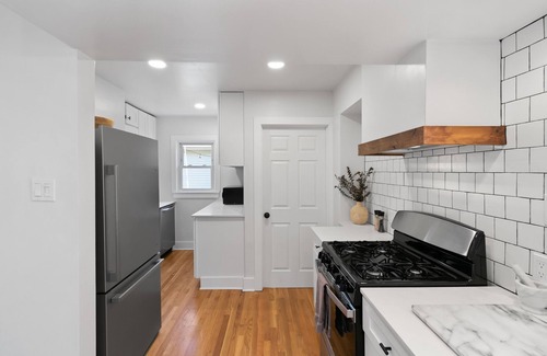 Oak Park Apartamento | Enjoy a stay at this cozy lower flat in Oak Park Michigan