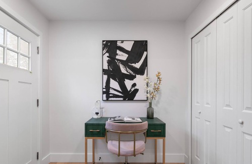 Hazel Park Casa | Enjoy a stay in this stylish 2 bedroom 1 bath home in Hazel Park