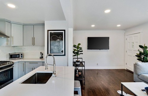 Ferndale Casa | Enjoy a stay this cozy home in the heart of Ferndale