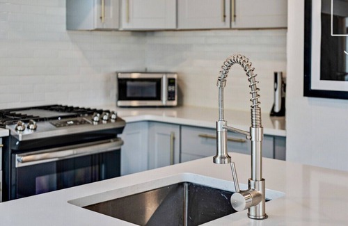 Ferndale Casa | Enjoy a stay this cozy home in the heart of Ferndale
